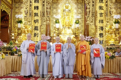 Ra mắt Tiểu ban Hoằng pháp, Từ thiện, Pháp chế thuộc Phân ban Ni giới Trung ương